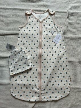 NWT Snugabye Sleep sack with matching hat